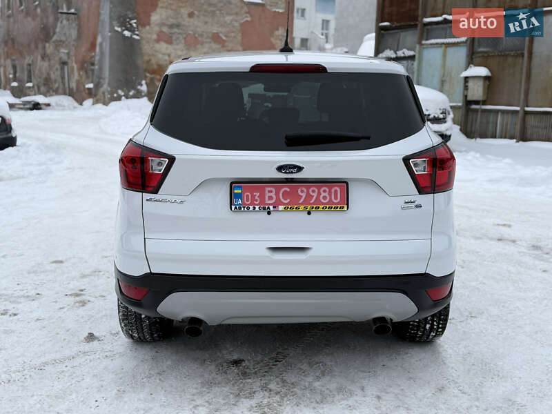 Внедорожник / Кроссовер Ford Escape 2019 в Дубно