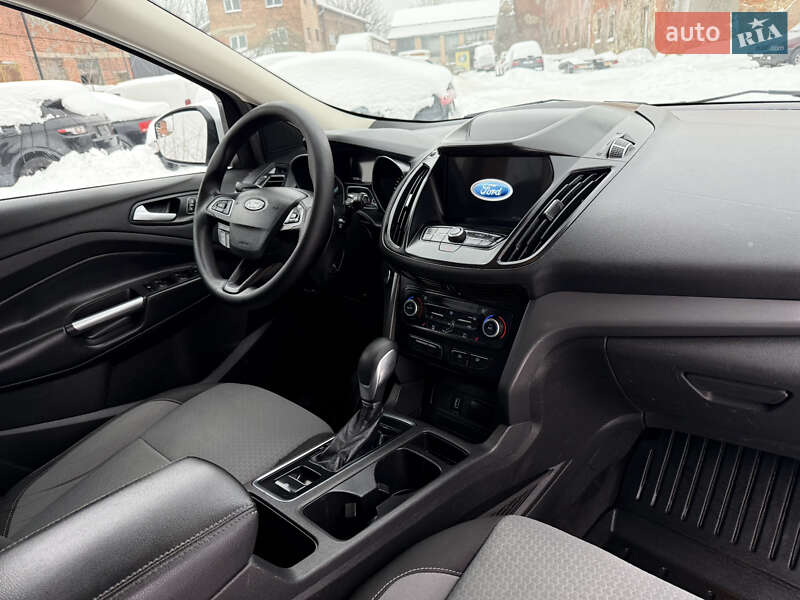 Внедорожник / Кроссовер Ford Escape 2019 в Дубно