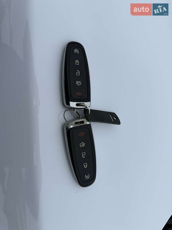 Внедорожник / Кроссовер Ford Escape 2019 в Дубно