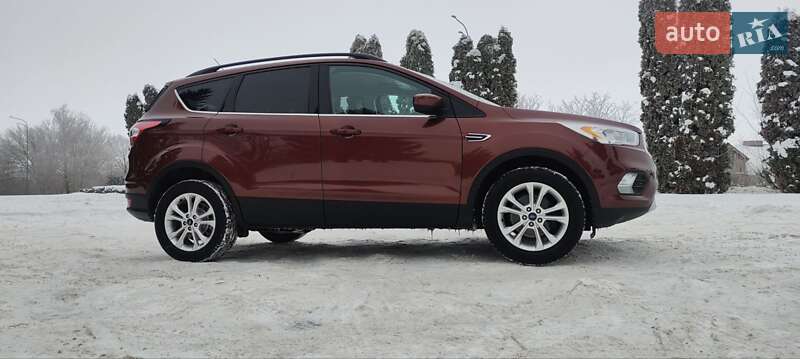 Позашляховик / Кросовер Ford Escape 2018 в Дубні фото 10 Позашляховик / Кросовер Ford Escape 2018 в Дубні