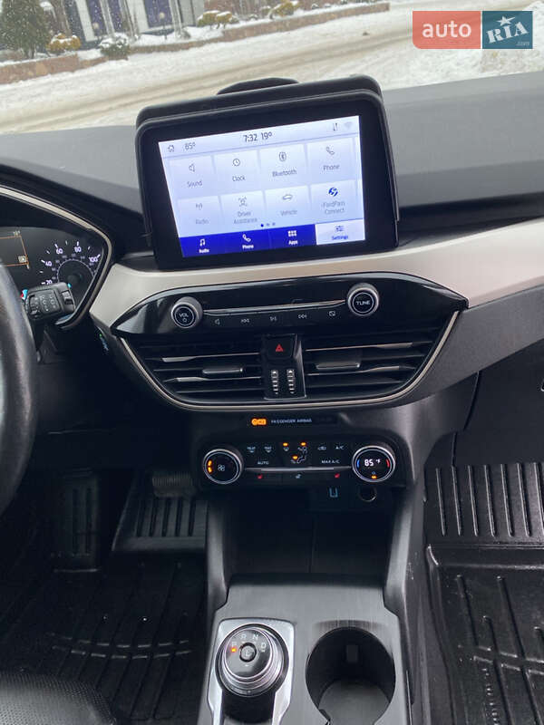 Внедорожник / Кроссовер Ford Escape 2019 в Киеве