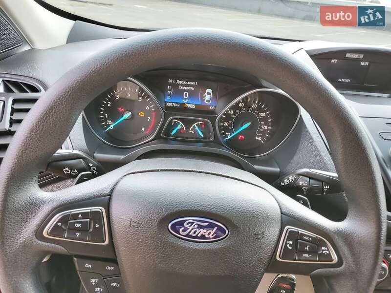 Внедорожник / Кроссовер Ford Escape 2017 в Ивано-Франковске