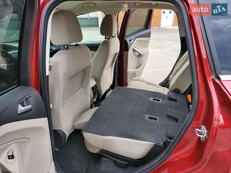 Внедорожник / Кроссовер Ford Escape 2017 в Ивано-Франковске