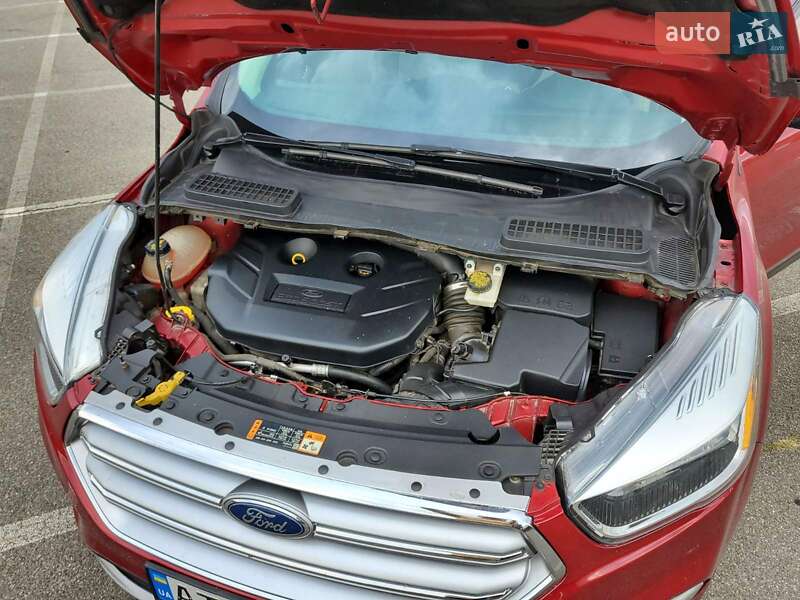 Внедорожник / Кроссовер Ford Escape 2017 в Ивано-Франковске