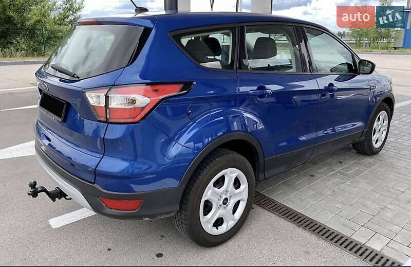 Позашляховик / Кросовер Ford Escape 2017 в Києві