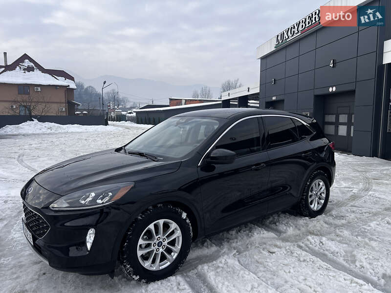 Позашляховик / Кросовер Ford Escape 2022 в Ужгороді