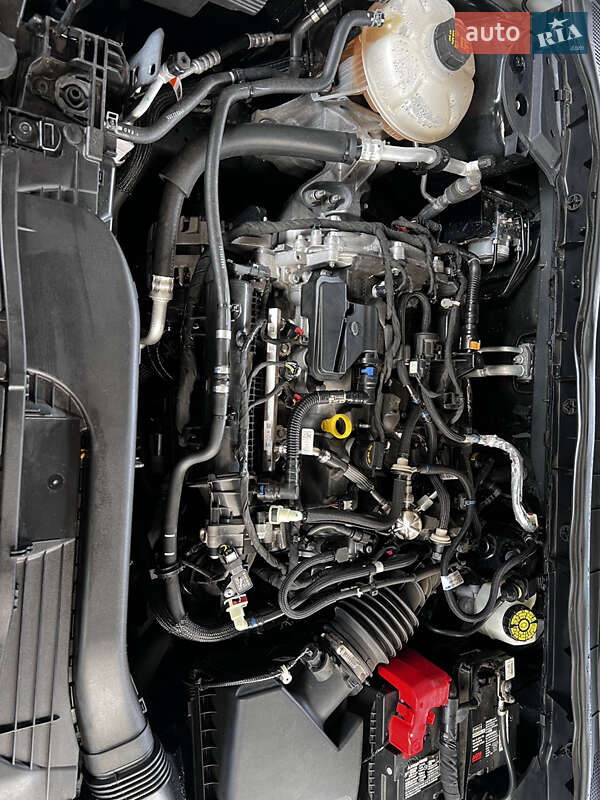 Позашляховик / Кросовер Ford Escape 2022 в Ужгороді