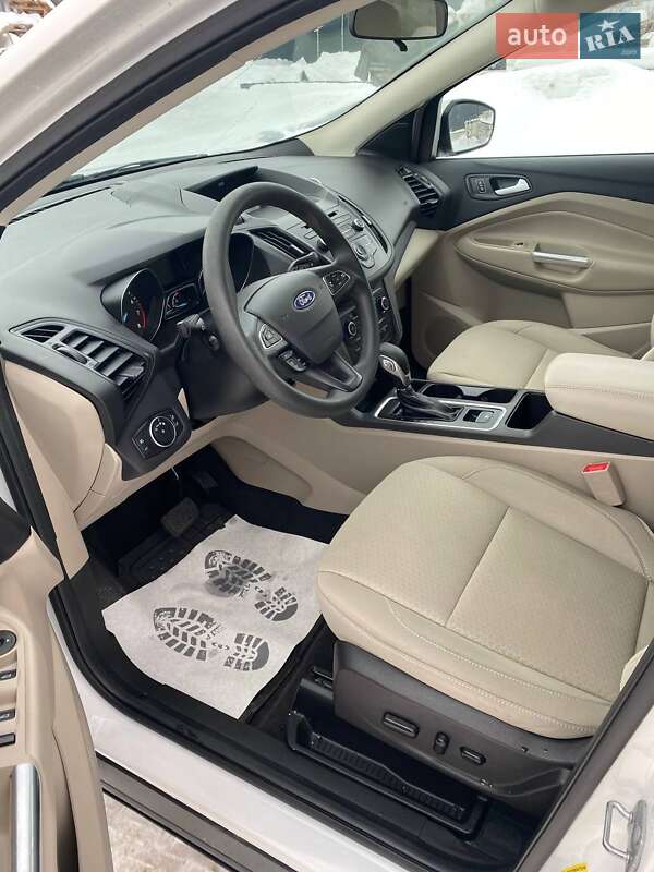 Внедорожник / Кроссовер Ford Escape 2018 в Львове