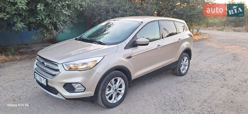 Позашляховик / Кросовер Ford Escape 2016 в Нікополі фото Позашляховик / Кросовер Ford Escape 2016 в Нікополі