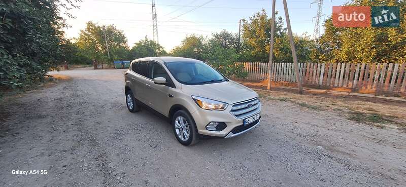 Позашляховик / Кросовер Ford Escape 2016 в Нікополі фото 11 Позашляховик / Кросовер Ford Escape 2016 в Нікополі