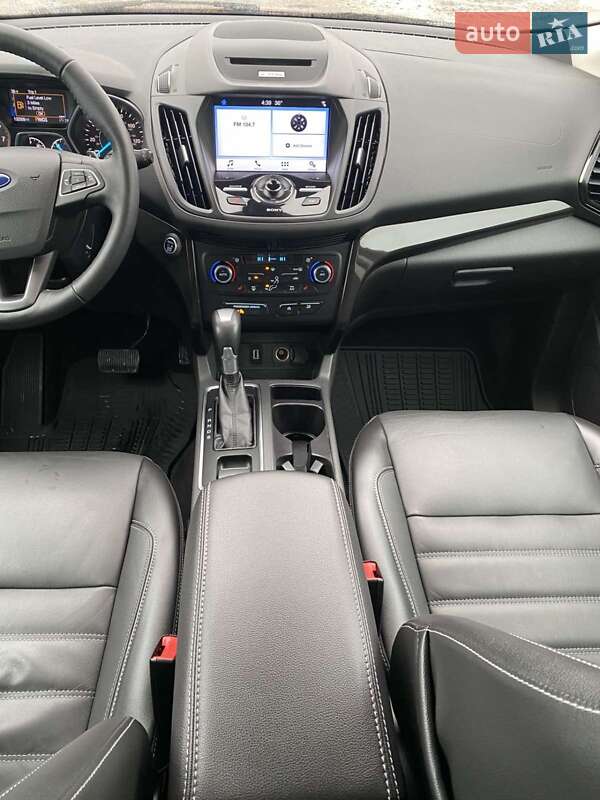Позашляховик / Кросовер Ford Escape 2017 в Львові