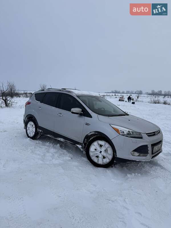 Позашляховик / Кросовер Ford Escape 2015 в Нововолинську