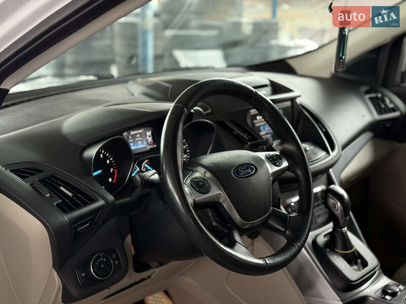 Внедорожник / Кроссовер Ford Escape 2014 в Ивано-Франковске