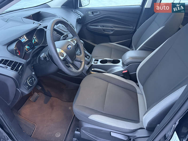 Внедорожник / Кроссовер Ford Escape 2016 в Полтаве