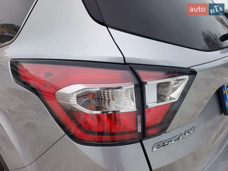 Позашляховик / Кросовер Ford Escape 2017 в Тернополі
