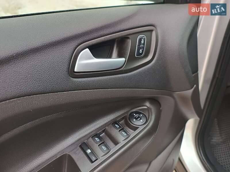 Позашляховик / Кросовер Ford Escape 2017 в Тернополі