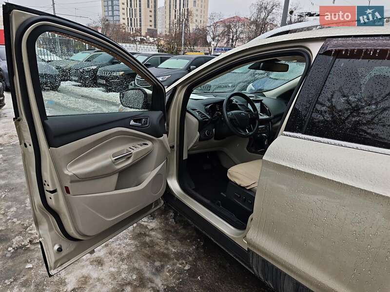 Внедорожник / Кроссовер Ford Escape 2016 в Харькове