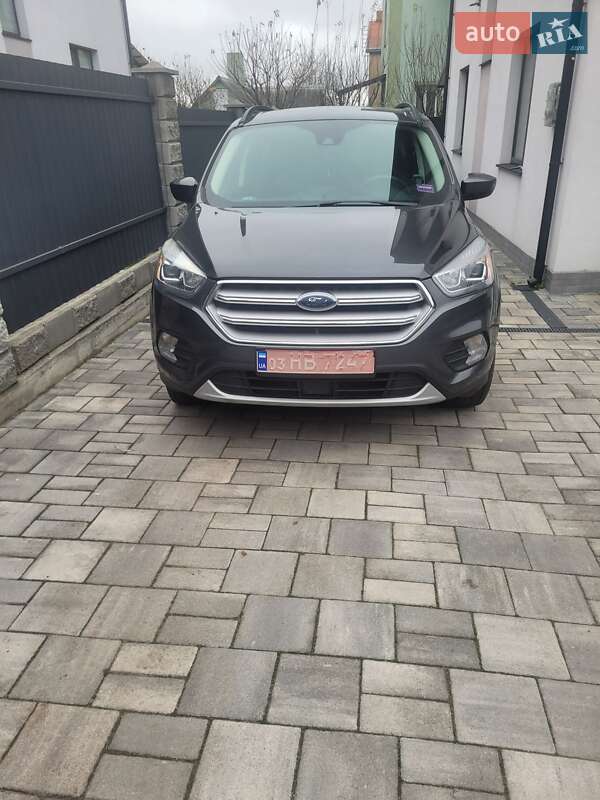 Внедорожник / Кроссовер Ford Escape 2018 в Ровно