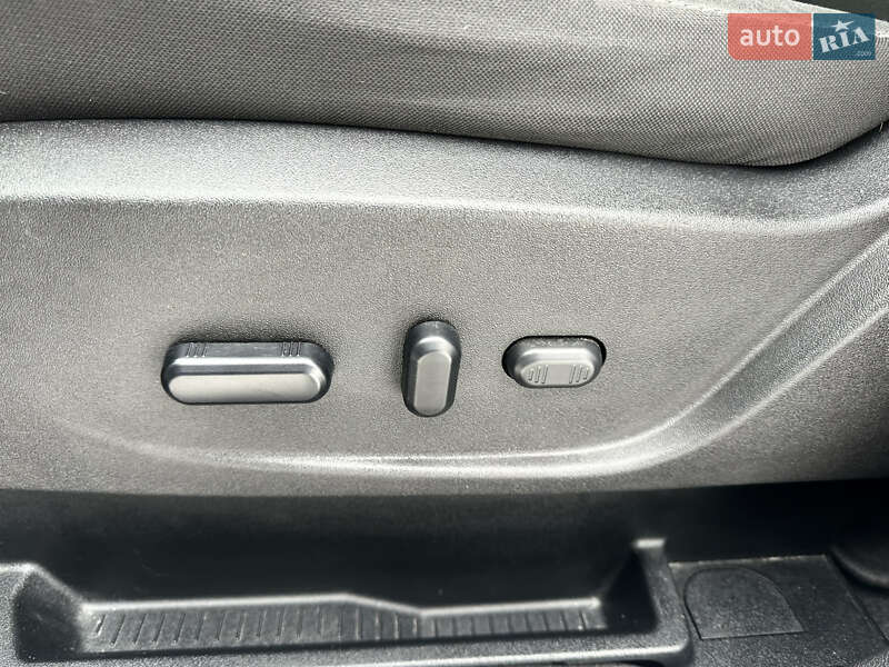 Позашляховик / Кросовер Ford Escape 2019 в Львові