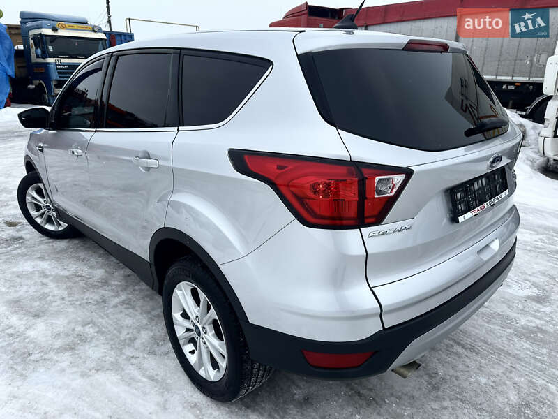 Позашляховик / Кросовер Ford Escape 2019 в Львові