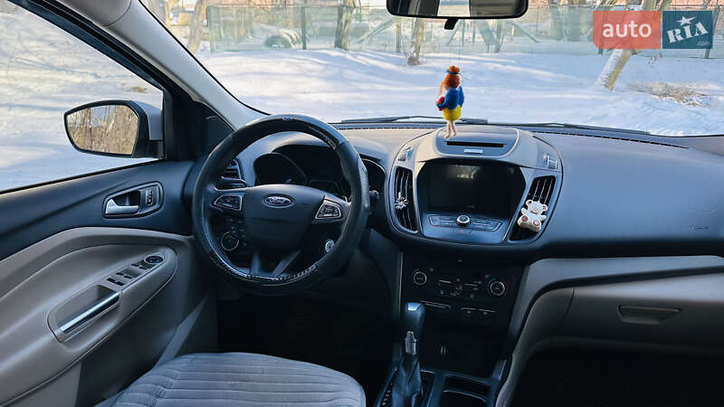 Внедорожник / Кроссовер Ford Escape 2016 в Чернигове