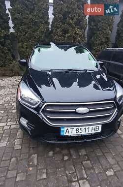 Внедорожник / Кроссовер Ford Escape 2017 в Ровно