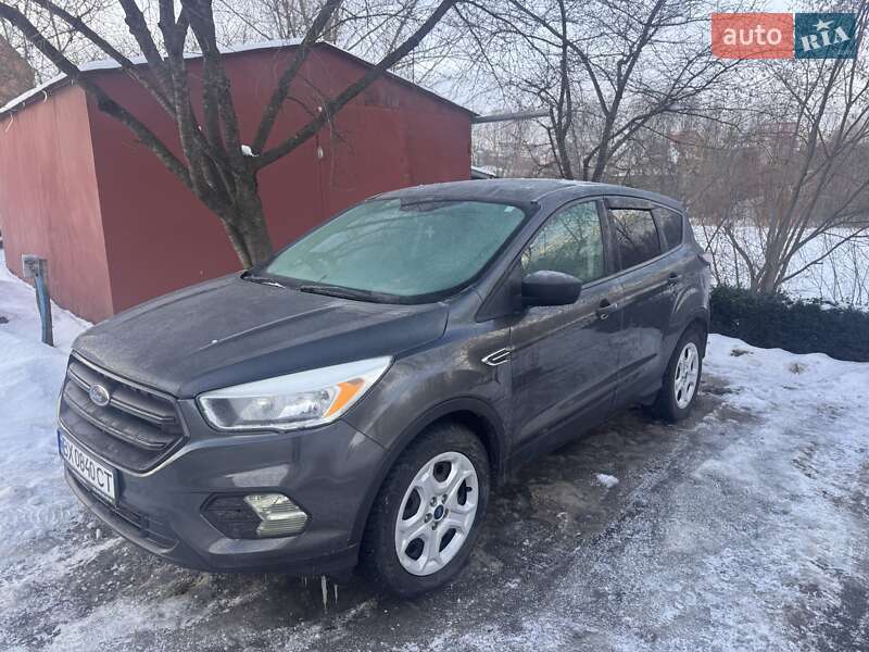 Внедорожник / Кроссовер Ford Escape 2017 в Хмельницком