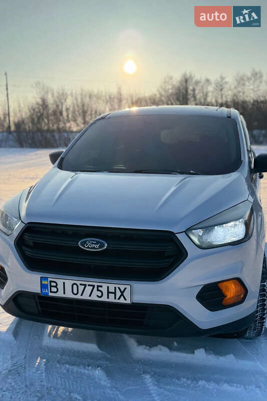 Внедорожник / Кроссовер Ford Escape 2018 в Миргороде