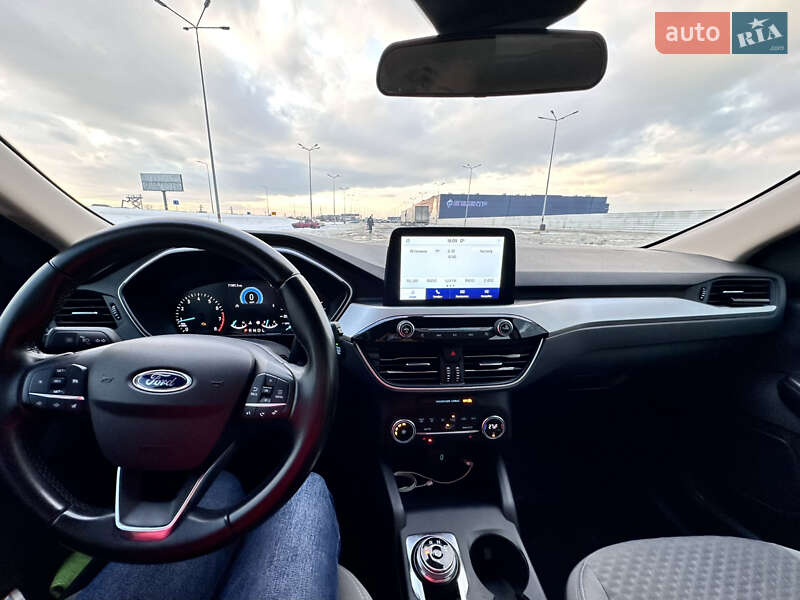 Внедорожник / Кроссовер Ford Escape 2019 в Львове