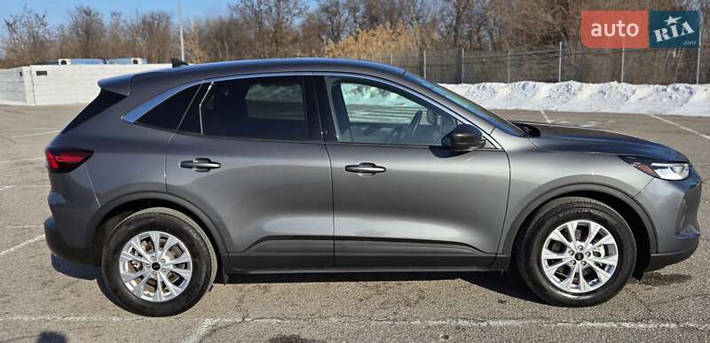 Внедорожник / Кроссовер Ford Escape 2023 в Днепре