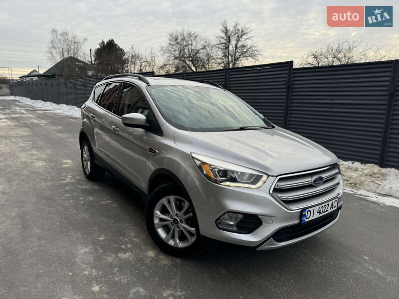 Внедорожник / Кроссовер Ford Escape 2017 в Днепре