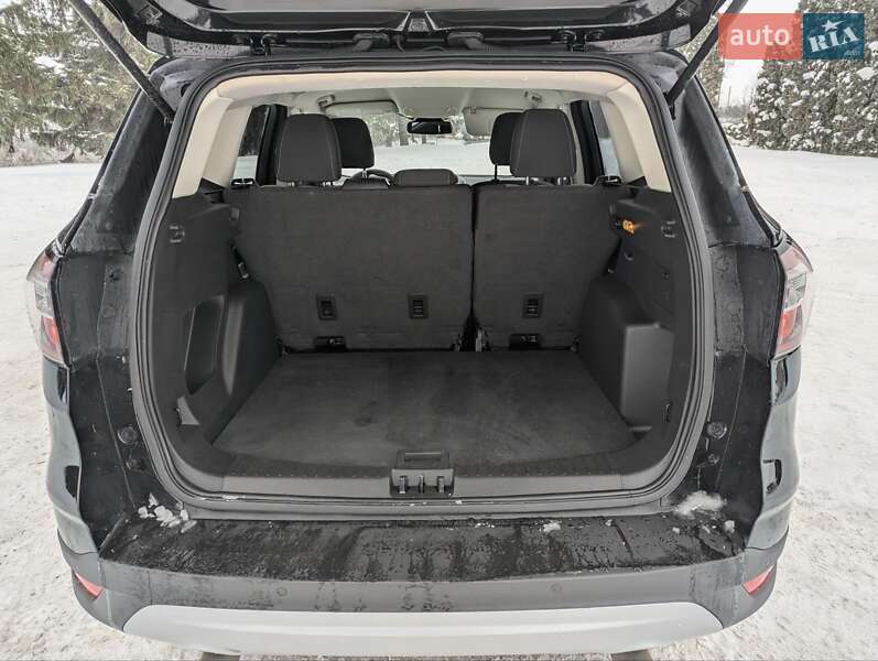 Позашляховик / Кросовер Ford Escape 2018 в Дубні