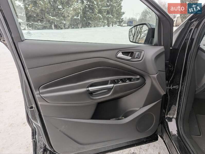 Позашляховик / Кросовер Ford Escape 2018 в Дубні