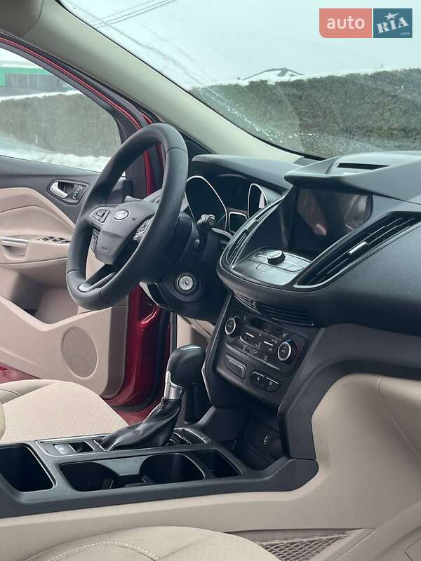 Позашляховик / Кросовер Ford Escape 2017 в Львові