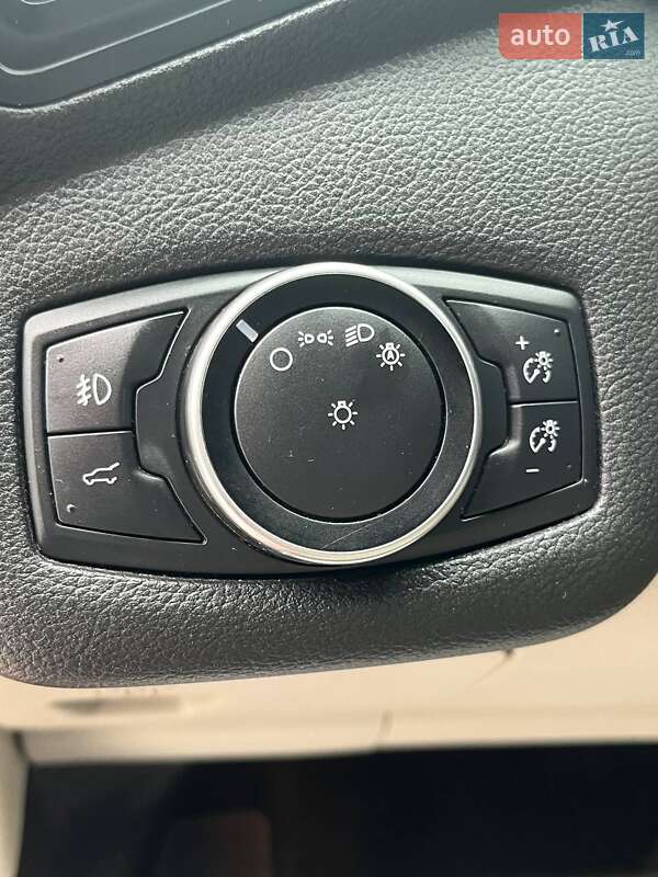 Позашляховик / Кросовер Ford Escape 2017 в Львові