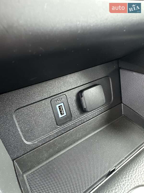 Внедорожник / Кроссовер Ford Escape 2016 в Белогородке