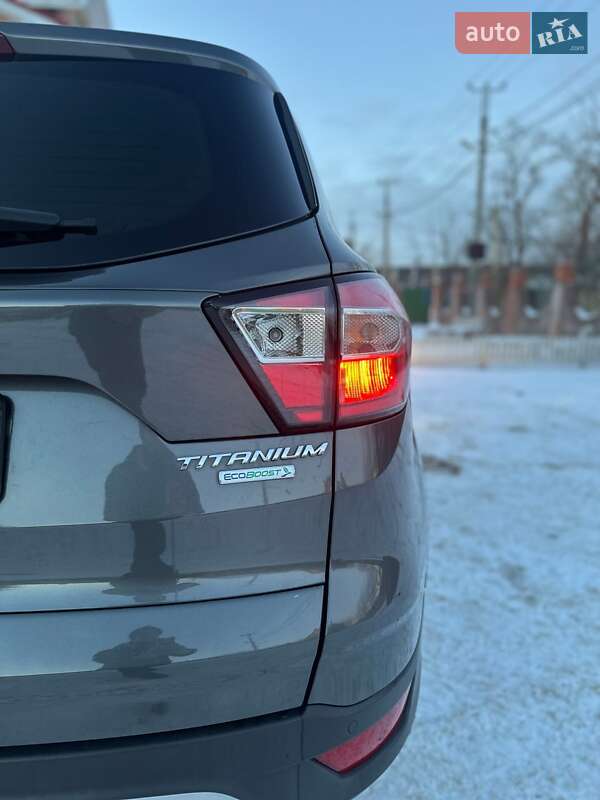 Внедорожник / Кроссовер Ford Escape 2016 в Белогородке