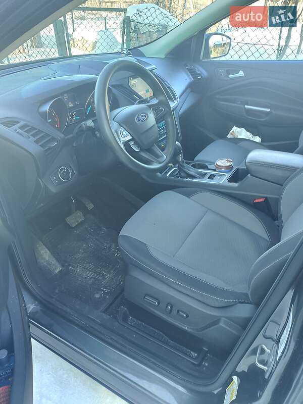 Внедорожник / Кроссовер Ford Escape 2017 в Львове