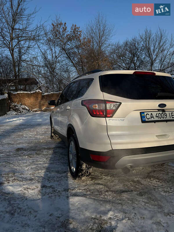 Позашляховик / Кросовер Ford Escape 2018 в Умані