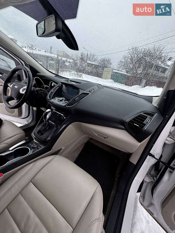 Позашляховик / Кросовер Ford Escape 2016 в Києві