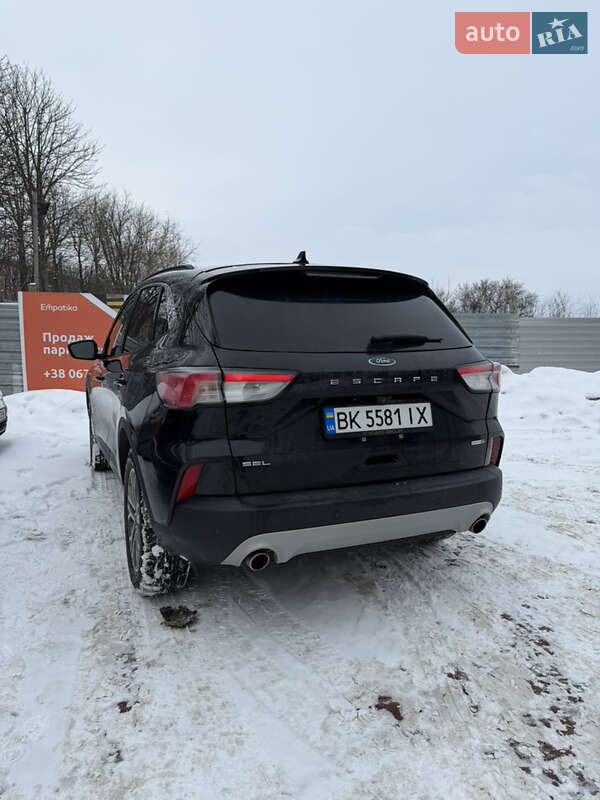 Позашляховик / Кросовер Ford Escape 2019 в Рівному