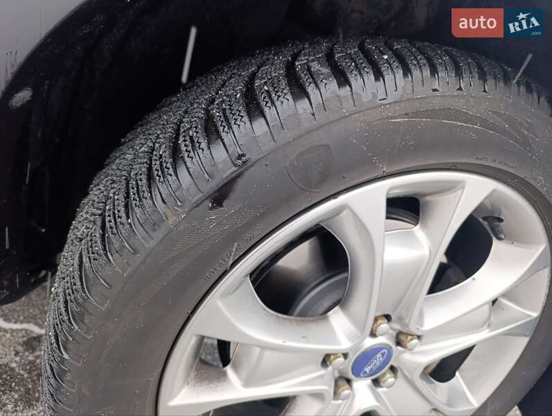 Внедорожник / Кроссовер Ford Escape 2012 в Днепре