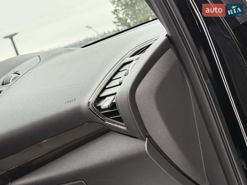 Позашляховик / Кросовер Ford Escape 2018 в Дрогобичі