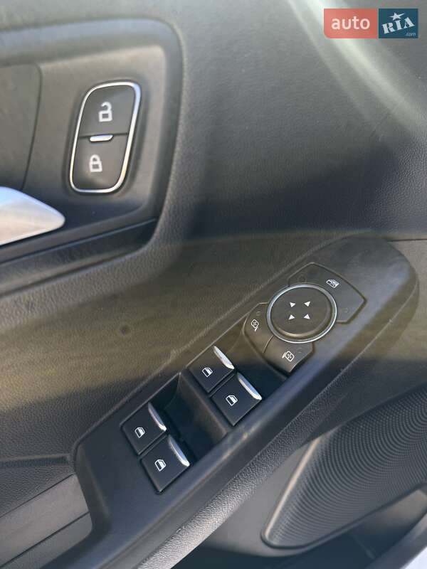 Внедорожник / Кроссовер Ford Escape 2021 в Сумах