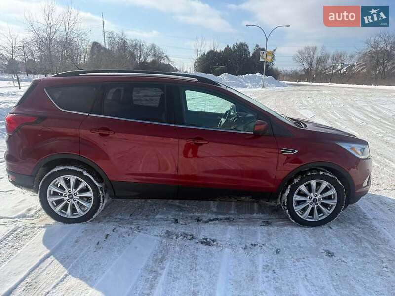 Внедорожник / Кроссовер Ford Escape 2019 в Львове