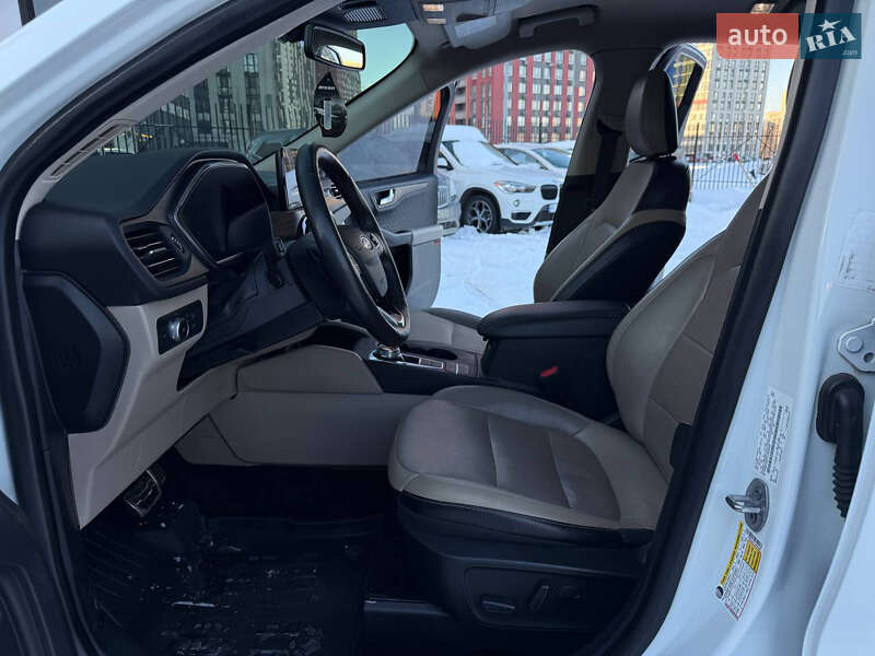 Позашляховик / Кросовер Ford Escape 2020 в Києві