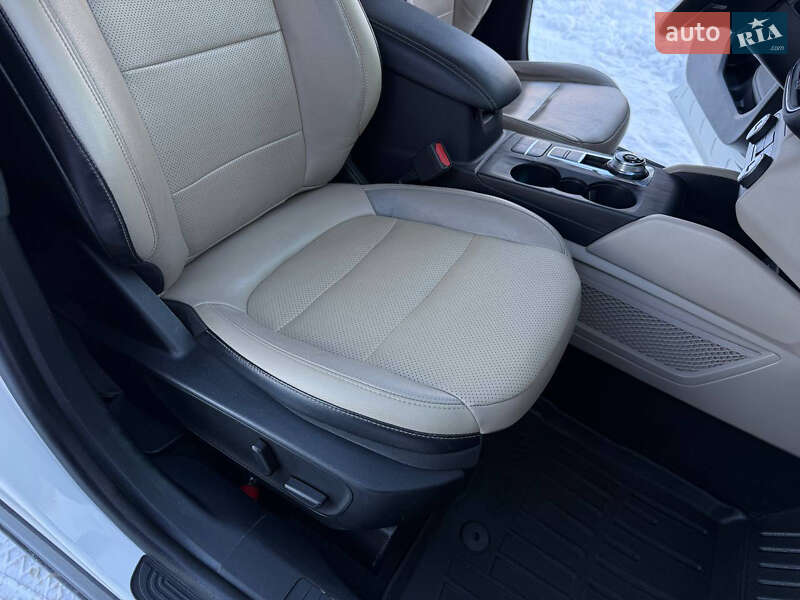 Позашляховик / Кросовер Ford Escape 2020 в Києві