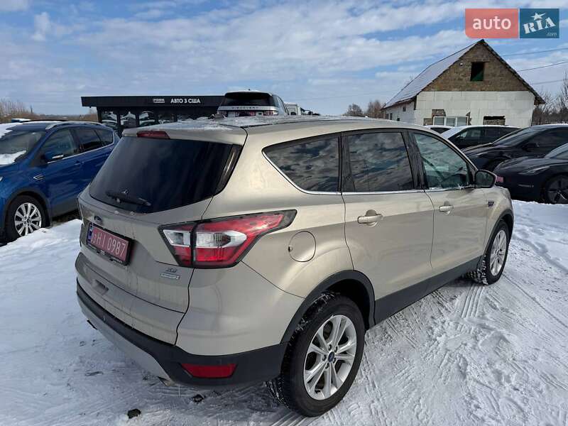 Позашляховик / Кросовер Ford Escape 2017 в Луцьку
