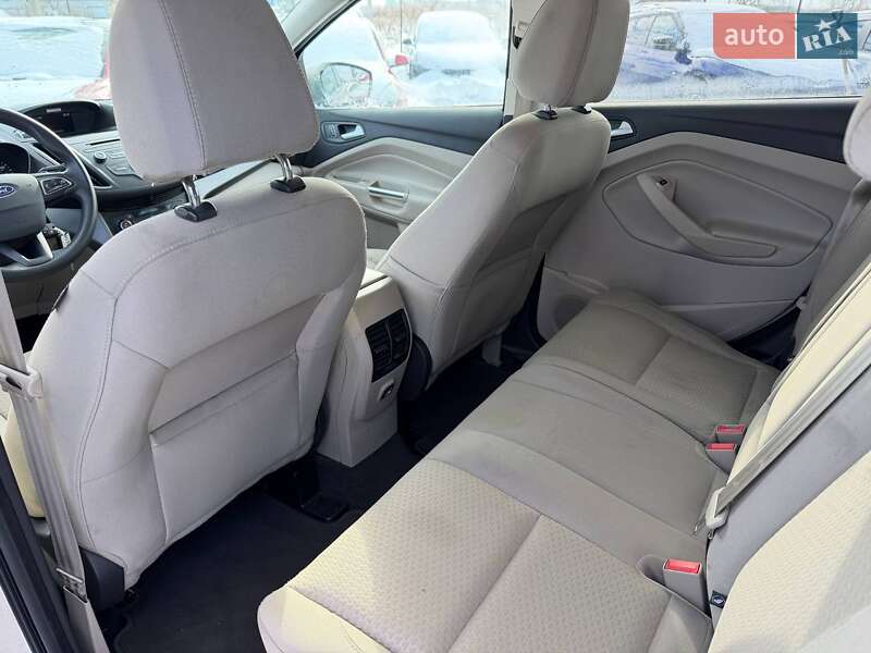 Позашляховик / Кросовер Ford Escape 2017 в Луцьку