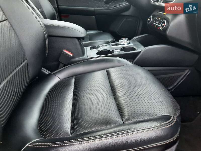 Позашляховик / Кросовер Ford Escape 2020 в Львові